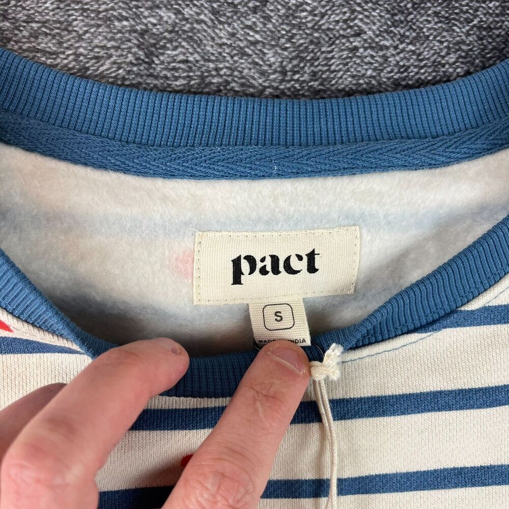 Pact Scattered Hearts Slouchy Sweatshirt Fleece Crewneck S Organic Cotton NWT - Picture 4 of 10